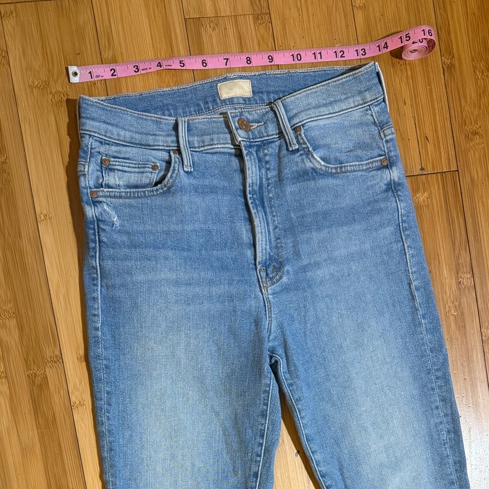 MOTHER The Insider Crop Step Fray Jeans in Thrilling Shots Size 27 - Picture 13 of 16